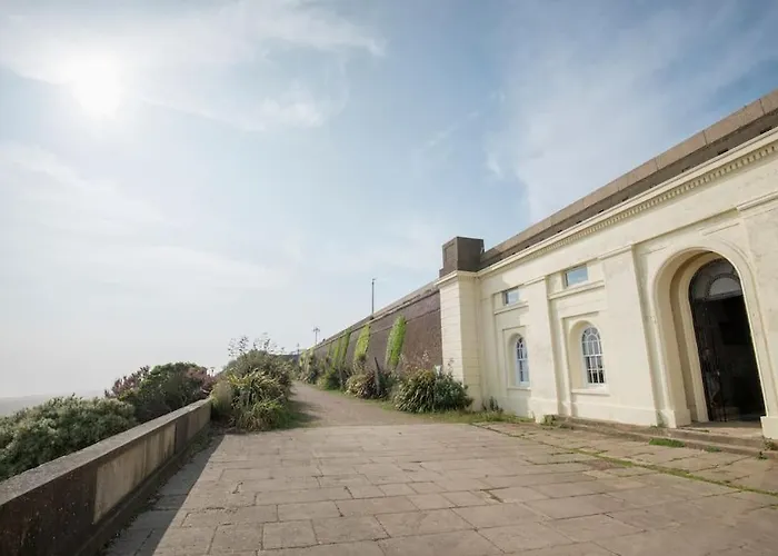 Constables Cottage - Tranquility On The Seafront